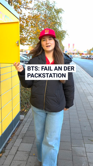 👀 Kleiner Einblick hinter die Kulissen unserer Content Produktion für das LUV Shopping Center. Da wollte die Packstation... 👀 Kleiner Einblick hinter die Kulissen unserer Content Produktion für das LUV Shopping Center. Da wollte die Packstation...
